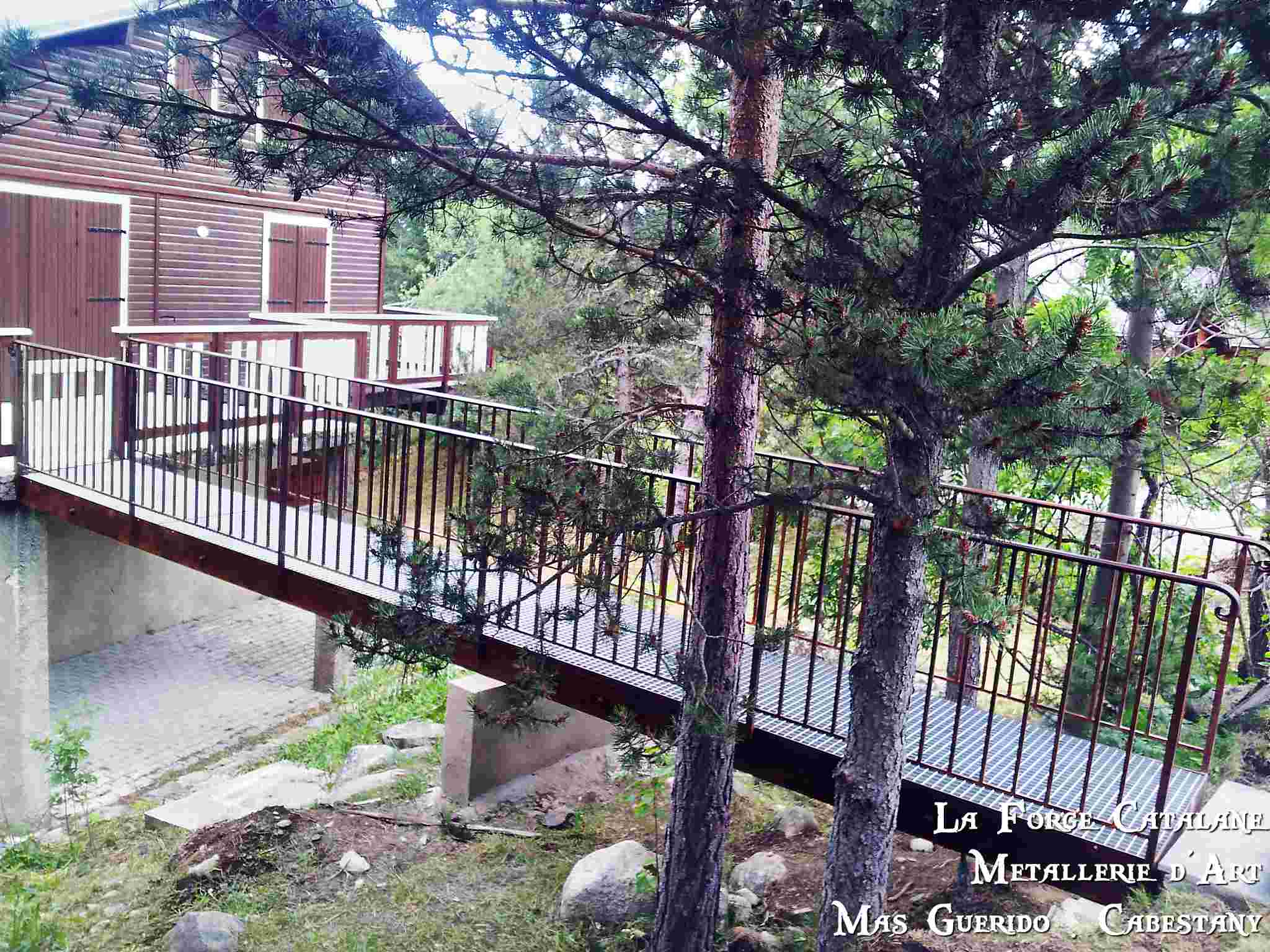 Passerelle rouille caillebotis fer Forge Catalane Cabestany (2).jpg